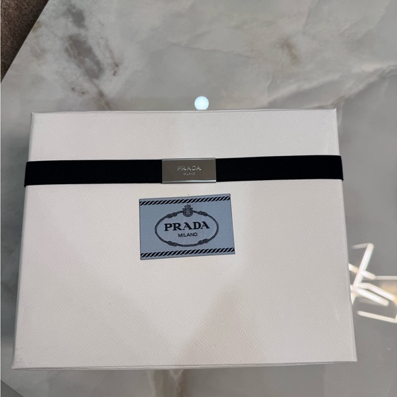 Prada Box, Prada Elastic Band - Picture 2 of 11
